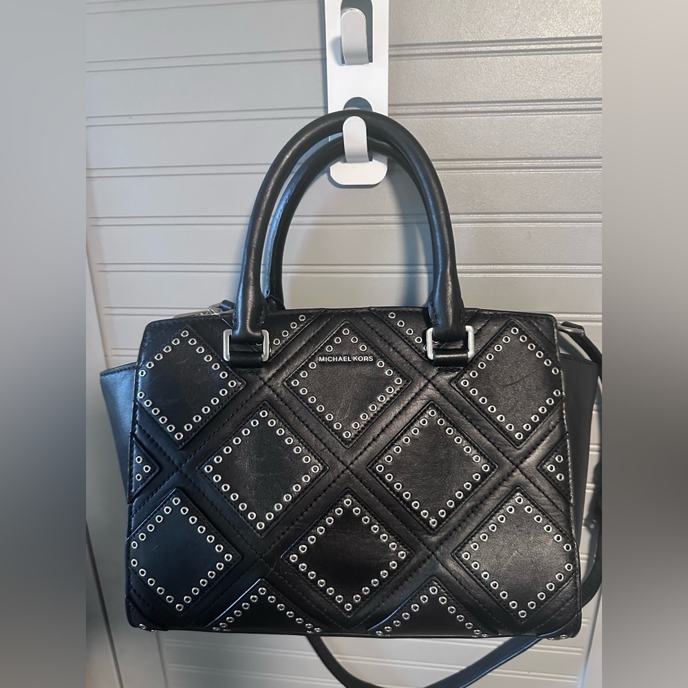 Michael Kors Selma Bag w/Diamond Grommets & MK Quilted Long Wallet MSRP: $558 - Picture 5 of 16